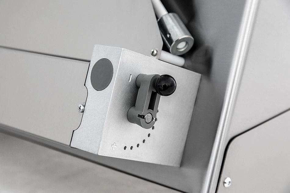 Teigausrollmaschine 2 Rollen Mit Sensorsteuerung Für Pizzen Bis Ø 40 Cm 7 Teigausrollmaschine 2 Rollen Mit Sensorsteuerung Für Pizzen Bis Ø 40 Cm – Bild 7